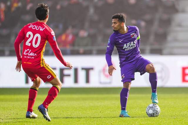 首次首发就在欧冠进球 曼城小将破本泽马17年纪录